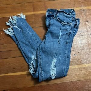 Distress jeans